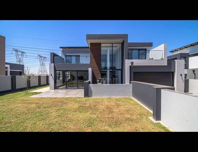 4 BEDROOM HOUSE FOR SALE IN MIDSTREAM HEIGHTS